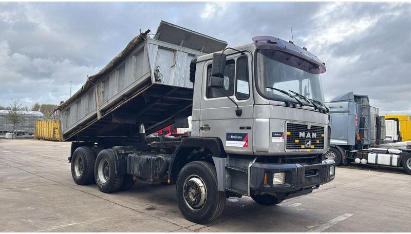 MAN 26.372 (MANUAL PUMP / POMPE MANUELLE / LAMES / GRAND PONT / STEEL SUSP. / 6 CYLINDER) - Kipper vrachtwagen: afbeelding 3 MAN 26.372 (MANUAL PUMP / POMPE MANUELLE / LAMES / GRAND PONT / STEEL SUSP. / 6 CYLINDER) - Kipper vrachtwagen: afbeelding 3