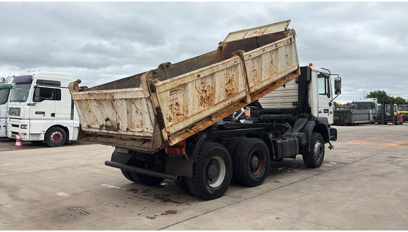 MAN 26.403 (BOITE MANUELLE / MANUAL GEARBOX / 6 CYLINDER / GOOD CONDITION / BIG AXLE) - Kipper vrachtwagen: afbeelding 4 MAN 26.403 (BOITE MANUELLE / MANUAL GEARBOX / 6 CYLINDER / GOOD CONDITION / BIG AXLE) - Kipper vrachtwagen: afbeelding 4