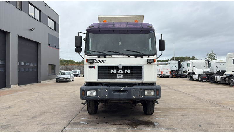 MAN 26.403 (BOITE MANUELLE / MANUAL GEARBOX / 6 CYLINDER / GOOD CONDITION / BIG AXLE) - Kipper vrachtwagen: afbeelding 3 MAN 26.403 (BOITE MANUELLE / MANUAL GEARBOX / 6 CYLINDER / GOOD CONDITION / BIG AXLE) - Kipper vrachtwagen: afbeelding 3