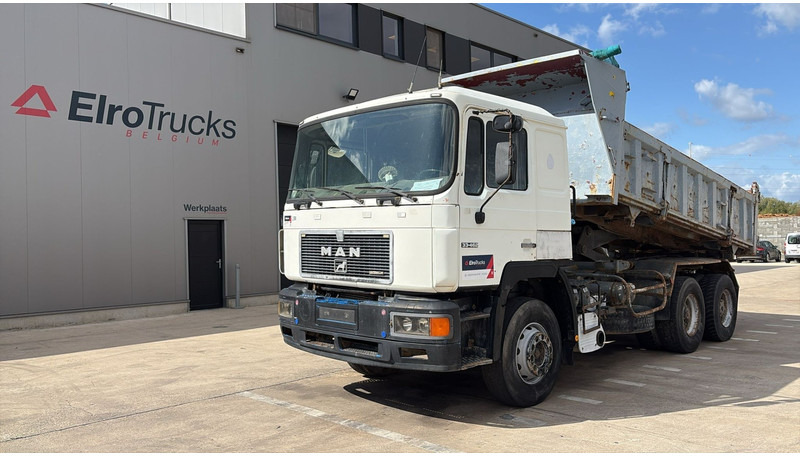 MAN 33.462 (MANUAL PUMP / POMPE MANUELLE / LAMES / GRAND PONT / 6 CYLINDER) - Kipper vrachtwagen: afbeelding 1 MAN 33.462 (MANUAL PUMP / POMPE MANUELLE / LAMES / GRAND PONT / 6 CYLINDER) - Kipper vrachtwagen: afbeelding 1