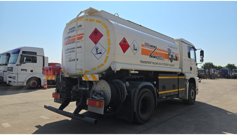 MAN TGA 18.460 (14.140L / MANUAL PUMP / MANUAL GEARBOX / TOP CONDITON / BOITE & POMPE MANUELLE) - Tankwagen: afbeelding 4 MAN TGA 18.460 (14.140L / MANUAL PUMP / MANUAL GEARBOX / TOP CONDITON / BOITE & POMPE MANUELLE) - Tankwagen: afbeelding 4