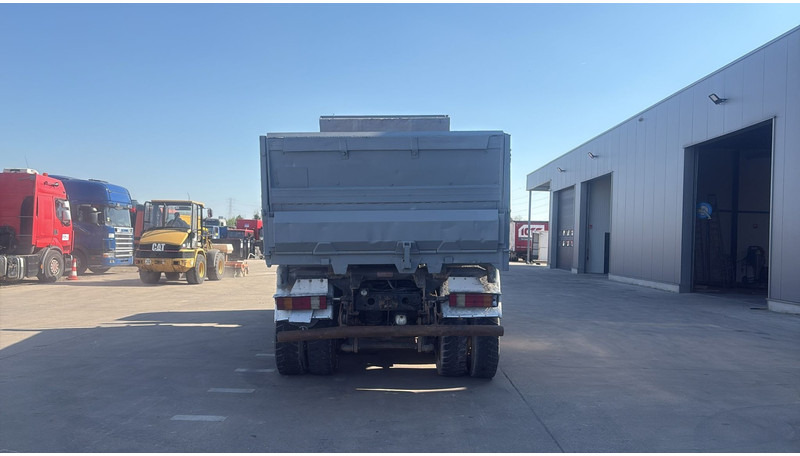 Mercedes-Benz ACTROS 3243 (FREINS TAMBOUR / EPS / 3 PEDALES / LAMES / GRAND PONT / STEEL SUSP. / V6) - Kipper vrachtwagen: afbeelding 5 Mercedes-Benz ACTROS 3243 (FREINS TAMBOUR / EPS / 3 PEDALES / LAMES / GRAND PONT / STEEL SUSP. / V6) - Kipper vrachtwagen: afbeelding 5