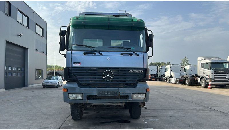 Mercedes-Benz Actros 4143 (8X8 / BOITE MANUELLE / LAMES / GRAND PONT / STEEL SUSP. / BIG AXLE) - Kipper vrachtwagen: afbeelding 2 Mercedes-Benz Actros 4143 (8X8 / BOITE MANUELLE / LAMES / GRAND PONT / STEEL SUSP. / BIG AXLE) - Kipper vrachtwagen: afbeelding 2