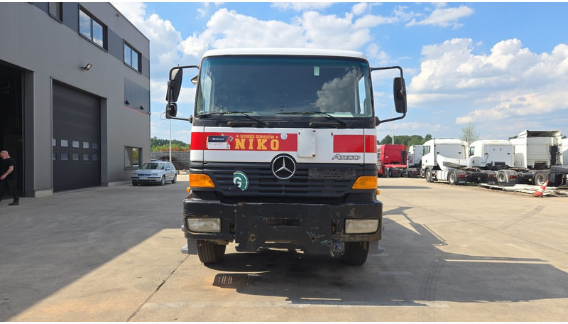 Mercedes-Benz Atego 1823 (BIG AXLE / STEEL SUSP. / LAMES / BOITE MANUELLE / MANUAL GETRIEBE) - Containertransporter/ Wissellaadbak vrachtwagen: afbeelding 2 Mercedes-Benz Atego 1823 (BIG AXLE / STEEL SUSP. / LAMES / BOITE MANUELLE / MANUAL GETRIEBE) - Containertransporter/ Wissellaadbak vrachtwagen: afbeelding 2