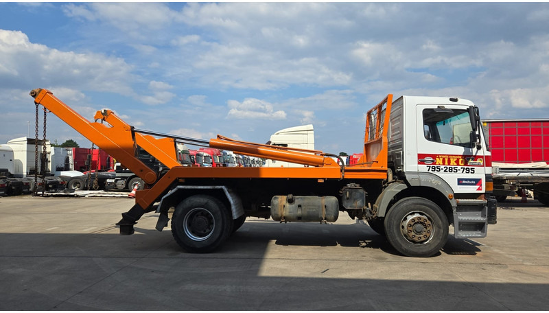Mercedes-Benz Atego 1823 (BIG AXLE / STEEL SUSP. / LAMES / BOITE MANUELLE / MANUAL GETRIEBE) - Containertransporter/ Wissellaadbak vrachtwagen: afbeelding 4 Mercedes-Benz Atego 1823 (BIG AXLE / STEEL SUSP. / LAMES / BOITE MANUELLE / MANUAL GETRIEBE) - Containertransporter/ Wissellaadbak vrachtwagen: afbeelding 4