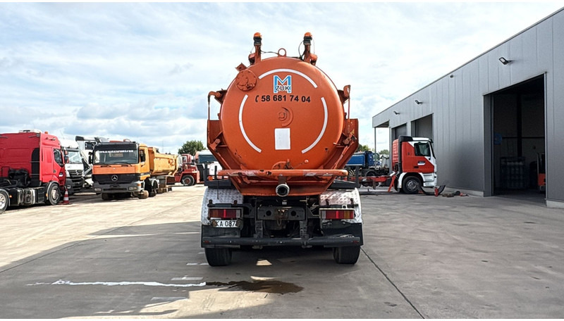 Mercedes-Benz Atego 2528 (14500L / LAMES DEVANT / 6X2 / BOITE MANUELLE) - Vacuümwagen: afbeelding 5 Mercedes-Benz Atego 2528 (14500L / LAMES DEVANT / 6X2 / BOITE MANUELLE) - Vacuümwagen: afbeelding 5