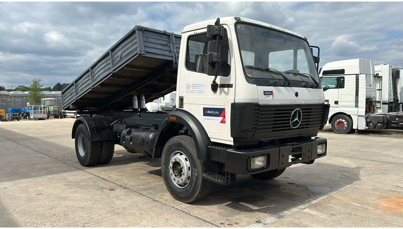 Mercedes-Benz SK 1722 (LAMES / GRAND PONT / V6 / BOITE MANUELLE / POMPE MANUELLE) - Kipper vrachtwagen: afbeelding 3 Mercedes-Benz SK 1722 (LAMES / GRAND PONT / V6 / BOITE MANUELLE / POMPE MANUELLE) - Kipper vrachtwagen: afbeelding 3