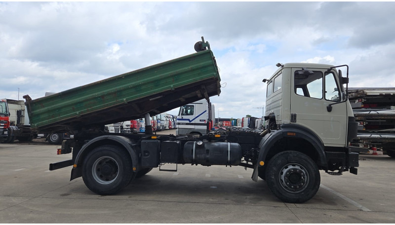 Mercedes-Benz SK 1824 (V6 / 4X4 / GRAND PONT / LAMES / PROPRE / BOITE MANUELLE) - Kipper vrachtwagen: afbeelding 3 Mercedes-Benz SK 1824 (V6 / 4X4 / GRAND PONT / LAMES / PROPRE / BOITE MANUELLE) - Kipper vrachtwagen: afbeelding 3