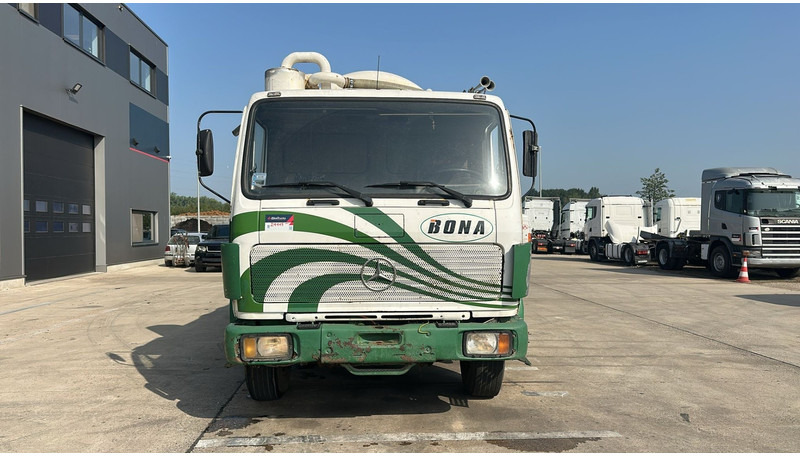 Mercedes-Benz SK 2224 (6X4 / V8 / LAMES / 15000 L / POMPE MANUELLE) - Vacuümwagen: afbeelding 2 Mercedes-Benz SK 2224 (6X4 / V8 / LAMES / 15000 L / POMPE MANUELLE) - Vacuümwagen: afbeelding 2