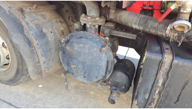 Vacuümwagen Mercedes-Benz SK 2435 (15.000 L / V8 AVEC 2X TURBO / BOITE MANUELLE / TRES BONNE ETAT / GRAND PONT): afbeelding 20