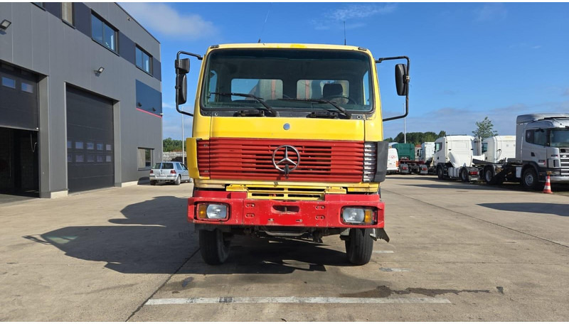 Mercedes-Benz SK 2527 (MALAXEUR / MIXER / POSSIBLE COMME CHASSIS / 6X4 / LAMES / GRAND PONT) - Betonmixer: afbeelding 2 Mercedes-Benz SK 2527 (MALAXEUR / MIXER / POSSIBLE COMME CHASSIS / 6X4 / LAMES / GRAND PONT) - Betonmixer: afbeelding 2