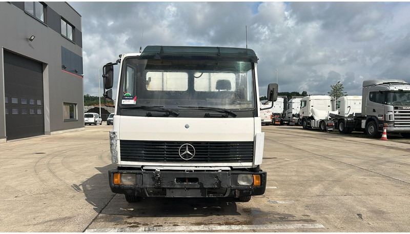 Mercedes-Benz SK 809 (POMPE MANUELLE / MANUAL PUMP / HELPER / AUXILAIRY / SPER / STEEL SUSP.) - Kipper vrachtwagen: afbeelding 2 Mercedes-Benz SK 809 (POMPE MANUELLE / MANUAL PUMP / HELPER / AUXILAIRY / SPER / STEEL SUSP.) - Kipper vrachtwagen: afbeelding 2