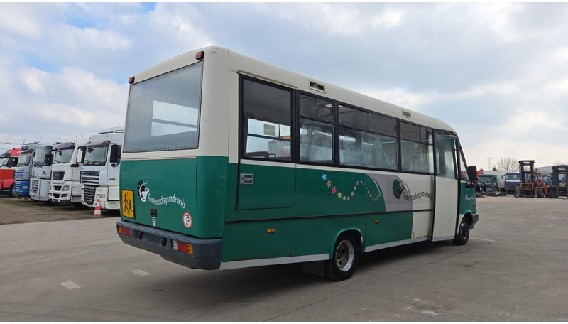 Mercedes-Benz Vario 614 (BELGIAN BUS / 34 SEATS / MANUAL PUMP / LAMES / STEEL SUSP.) - Stadsbus: afbeelding 5 Mercedes-Benz Vario 614 (BELGIAN BUS / 34 SEATS / MANUAL PUMP / LAMES / STEEL SUSP.) - Stadsbus: afbeelding 5