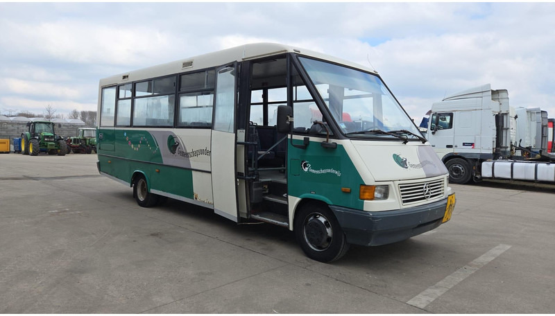 Mercedes-Benz Vario 614 (BELGIAN BUS / 34 SEATS / MANUAL PUMP / LAMES / STEEL SUSP.) - Stadsbus: afbeelding 2 Mercedes-Benz Vario 614 (BELGIAN BUS / 34 SEATS / MANUAL PUMP / LAMES / STEEL SUSP.) - Stadsbus: afbeelding 2