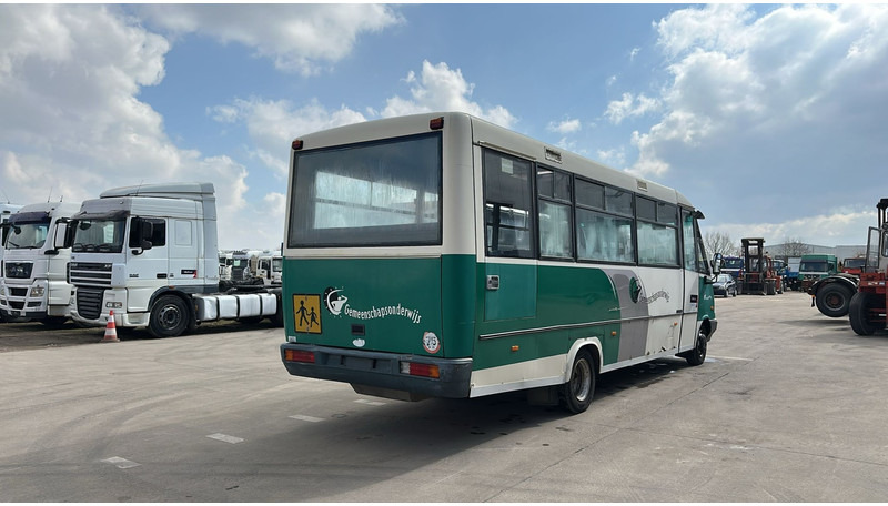 Mercedes-Benz Vario 614 (BELGIAN BUS / MANUAL PUMP / POMPE MANUELLE / BOITE MANUELLE / LAMES) - Stadsbus: afbeelding 5 Mercedes-Benz Vario 614 (BELGIAN BUS / MANUAL PUMP / POMPE MANUELLE / BOITE MANUELLE / LAMES) - Stadsbus: afbeelding 5