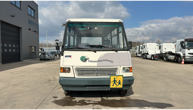 Mercedes-Benz Vario 614 (BELGIAN BUS / MANUAL PUMP / POMPE MANUELLE / BOITE MANUELLE / LAMES) - Stadsbus: afbeelding 2 Mercedes-Benz Vario 614 (BELGIAN BUS / MANUAL PUMP / POMPE MANUELLE / BOITE MANUELLE / LAMES) - Stadsbus: afbeelding 2
