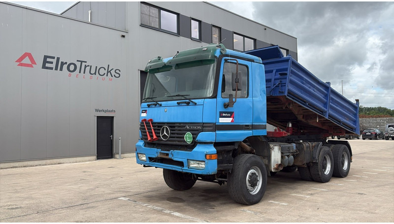 Mercedes-Benz actros 3340 (6X6 / BOITE MANUELLE /MANUAL GEARBOX / 3 PONTS / V6 / MP1) - Kipper vrachtwagen: afbeelding 1 Mercedes-Benz actros 3340 (6X6 / BOITE MANUELLE /MANUAL GEARBOX / 3 PONTS / V6 / MP1) - Kipper vrachtwagen: afbeelding 1
