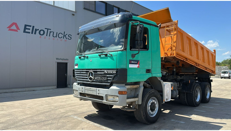 Mercedes-Benz actros 3340 (EPS / 6X6 / 3 PEDALES / LAMES / GRAND PONT / BIG AXLE / TRES PROPRE) - Kipper vrachtwagen: afbeelding 1 Mercedes-Benz actros 3340 (EPS / 6X6 / 3 PEDALES / LAMES / GRAND PONT / BIG AXLE / TRES PROPRE) - Kipper vrachtwagen: afbeelding 1