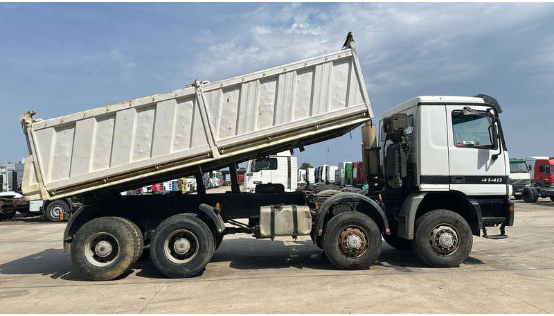 Mercedes-Benz actros 4140 (8X8 / BOITE MANUELLE / MANUAL GEARBOX / LAMES / GRAND PONT / BIG AXLE) - Kipper vrachtwagen: afbeelding 3 Mercedes-Benz actros 4140 (8X8 / BOITE MANUELLE / MANUAL GEARBOX / LAMES / GRAND PONT / BIG AXLE) - Kipper vrachtwagen: afbeelding 3