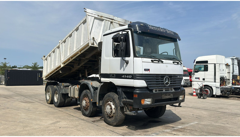 Mercedes-Benz actros 4140 (8X8 / BOITE MANUELLE / MANUAL GEARBOX / LAMES / GRAND PONT / BIG AXLE) - Kipper vrachtwagen: afbeelding 5 Mercedes-Benz actros 4140 (8X8 / BOITE MANUELLE / MANUAL GEARBOX / LAMES / GRAND PONT / BIG AXLE) - Kipper vrachtwagen: afbeelding 5