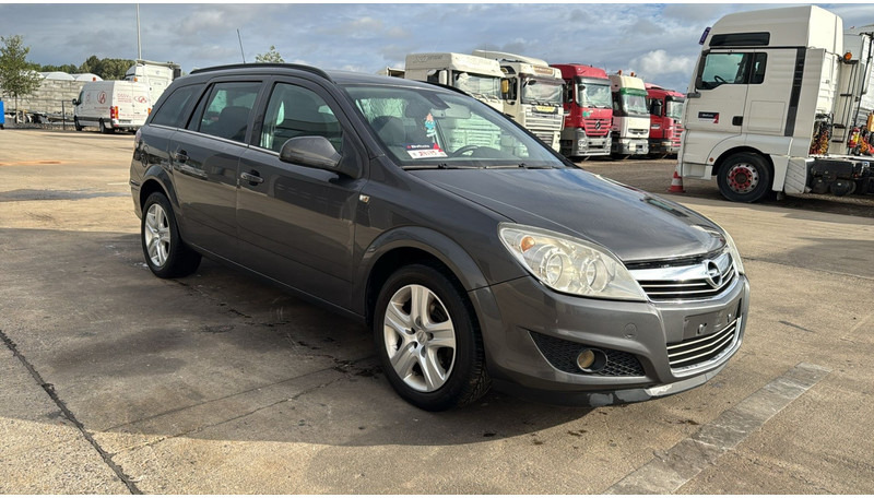 Opel Astra (BELGIAN CAR / VOITURE BELGE) - Personenwagen: afbeelding 3 Opel Astra (BELGIAN CAR / VOITURE BELGE) - Personenwagen: afbeelding 3
