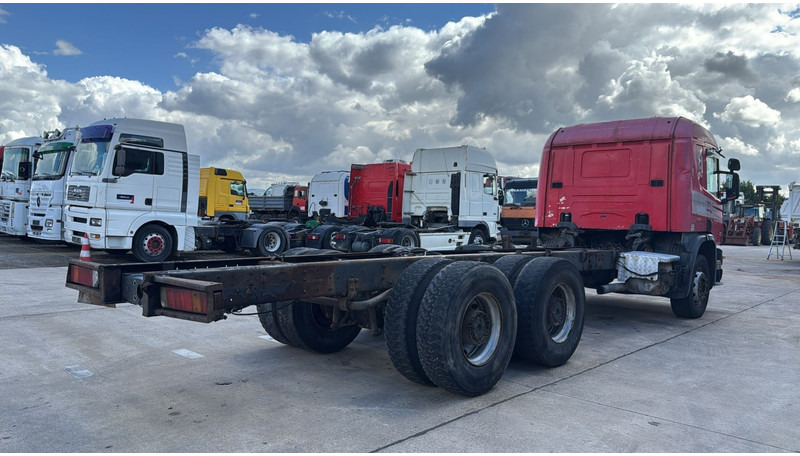 Scania 114 - 380 (6X4 / GRAND PONT / LAMES / BIG AXLE / STEEL SUSP. / BOITE MANUELLE / MANUAL GEARBOX) - Chassis vrachtwagen: afbeelding 4 Scania 114 - 380 (6X4 / GRAND PONT / LAMES / BIG AXLE / STEEL SUSP. / BOITE MANUELLE / MANUAL GEARBOX) - Chassis vrachtwagen: afbeelding 4