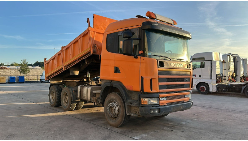 Scania 144-460 (BIG AXLE / GRAND PONT / LAMES / STEEL SUSP. / MANUAL GEARBOX / BOITE MANUELLE) - Kipper vrachtwagen: afbeelding 3 Scania 144-460 (BIG AXLE / GRAND PONT / LAMES / STEEL SUSP. / MANUAL GEARBOX / BOITE MANUELLE) - Kipper vrachtwagen: afbeelding 3