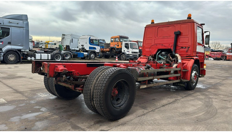 Scania 82 - 210 (LAMES / STEEL SUSP. / POMPE MANUELLE / MANUAL PUMP) - Chassis vrachtwagen: afbeelding 4 Scania 82 - 210 (LAMES / STEEL SUSP. / POMPE MANUELLE / MANUAL PUMP) - Chassis vrachtwagen: afbeelding 4