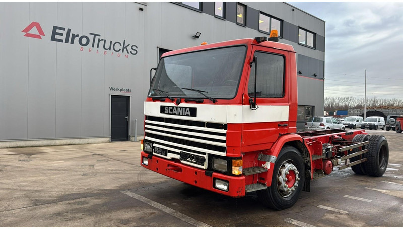 Scania 82 - 210 (LAMES / STEEL SUSP. / POMPE MANUELLE / MANUAL PUMP) - Chassis vrachtwagen: afbeelding 1 Scania 82 - 210 (LAMES / STEEL SUSP. / POMPE MANUELLE / MANUAL PUMP) - Chassis vrachtwagen: afbeelding 1