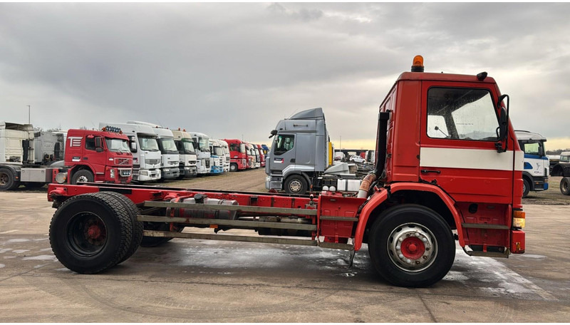 Scania 82 - 210 (LAMES / STEEL SUSP. / POMPE MANUELLE / MANUAL PUMP) - Chassis vrachtwagen: afbeelding 3 Scania 82 - 210 (LAMES / STEEL SUSP. / POMPE MANUELLE / MANUAL PUMP) - Chassis vrachtwagen: afbeelding 3