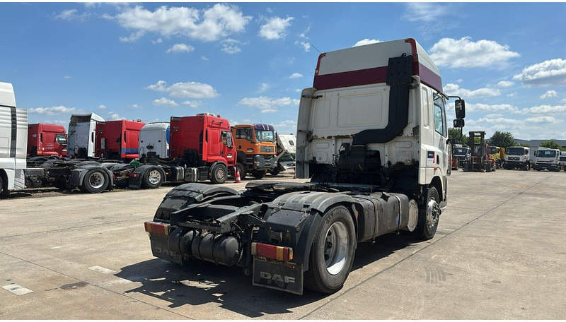 DAF 85 CF 340 (MANUAL GEARBOX / EURO 2 / BOITE MANUELLE) - Trekker: afbeelding 5 DAF 85 CF 340 (MANUAL GEARBOX / EURO 2 / BOITE MANUELLE) - Trekker: afbeelding 5