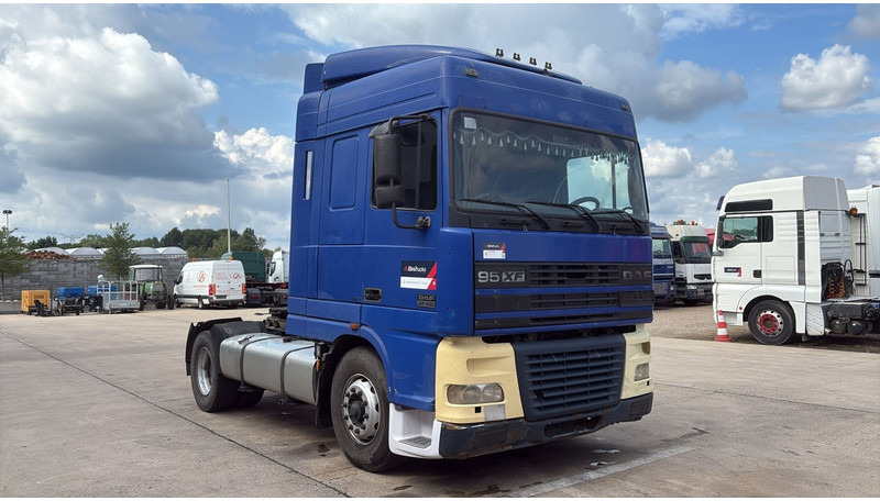DAF 95 XF 430 (EURO 3 / BOITE MANUELLE / MANUAL GEARBOX) - Trekker: afbeelding 3 DAF 95 XF 430 (EURO 3 / BOITE MANUELLE / MANUAL GEARBOX) - Trekker: afbeelding 3