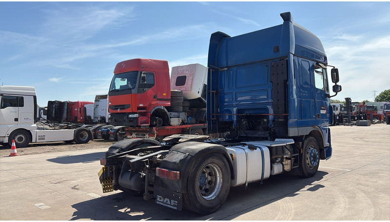 DAF XF 105.460 (BOITE MANUELLE / MANUAL GEARBOX) - Trekker: afbeelding 5 DAF XF 105.460 (BOITE MANUELLE / MANUAL GEARBOX) - Trekker: afbeelding 5