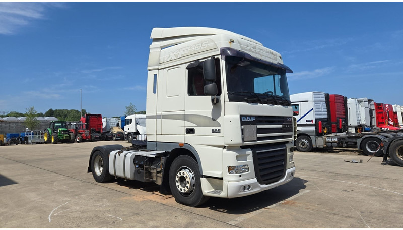 DAF XF 105.460 (BOITE MANUELLE / MANUAL GEARBOX / PROPRE / BONNE ETAT) - Trekker: afbeelding 4 DAF XF 105.460 (BOITE MANUELLE / MANUAL GEARBOX / PROPRE / BONNE ETAT) - Trekker: afbeelding 4