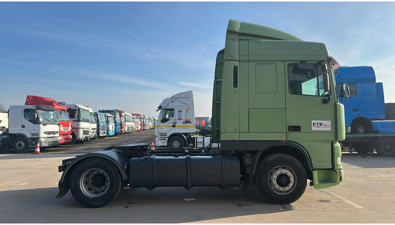 DAF XF 95.430 (EURO 2 / MANUAL PUMP / POMPE MANUELLE / BOITE MANUELLE) - Trekker: afbeelding 2 DAF XF 95.430 (EURO 2 / MANUAL PUMP / POMPE MANUELLE / BOITE MANUELLE) - Trekker: afbeelding 2
