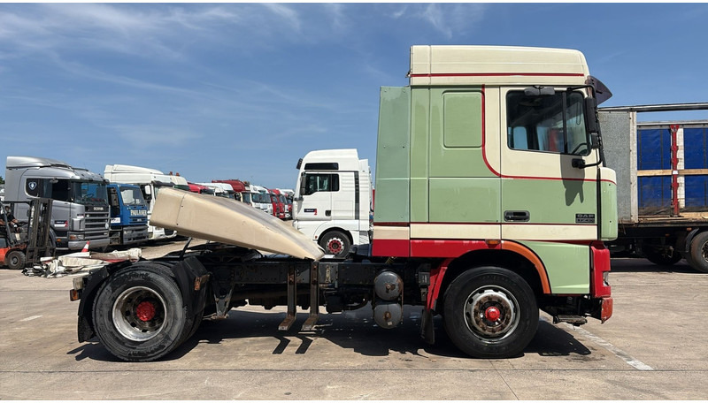 DAF XF 95.430 (EURO 3 / BOITE MANUELLE / MANUAL GEARBOX) - Trekker: afbeelding 4 DAF XF 95.430 (EURO 3 / BOITE MANUELLE / MANUAL GEARBOX) - Trekker: afbeelding 4