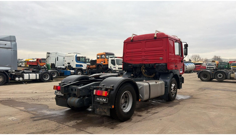 MAN 19.403 (6 CYLINDER / EURO 2 / MANUAL GEARBOX) - Trekker: afbeelding 4 MAN 19.403 (6 CYLINDER / EURO 2 / MANUAL GEARBOX) - Trekker: afbeelding 4