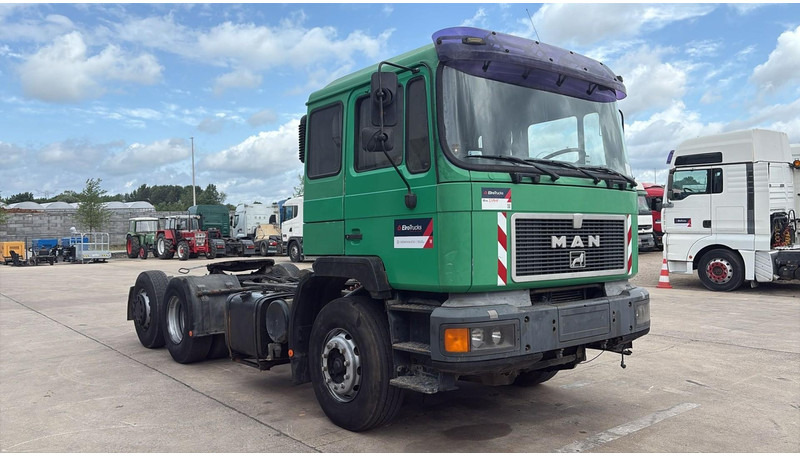MAN 25.372 (6X2 / MANUAL PUMP / POMPE MANUELLE / 8 TYRES / 6 CYLINDERS) - Trekker: afbeelding 3 MAN 25.372 (6X2 / MANUAL PUMP / POMPE MANUELLE / 8 TYRES / 6 CYLINDERS) - Trekker: afbeelding 3