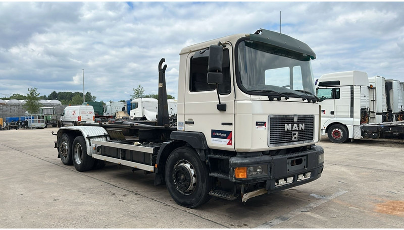 MAN 26.312 (6 CYLINDER / 6X2 / BELGIAN TRUCK IN GOOD CONDITION) - Trekker: afbeelding 3 MAN 26.312 (6 CYLINDER / 6X2 / BELGIAN TRUCK IN GOOD CONDITION) - Trekker: afbeelding 3