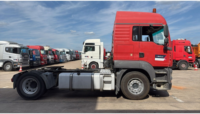 MAN TGA 18.390 (BOITE MANUELLE / MANUAL GEARBOX / PTO / POMPE HYDRAULIQUE) - Trekker: afbeelding 4 MAN TGA 18.390 (BOITE MANUELLE / MANUAL GEARBOX / PTO / POMPE HYDRAULIQUE) - Trekker: afbeelding 4
