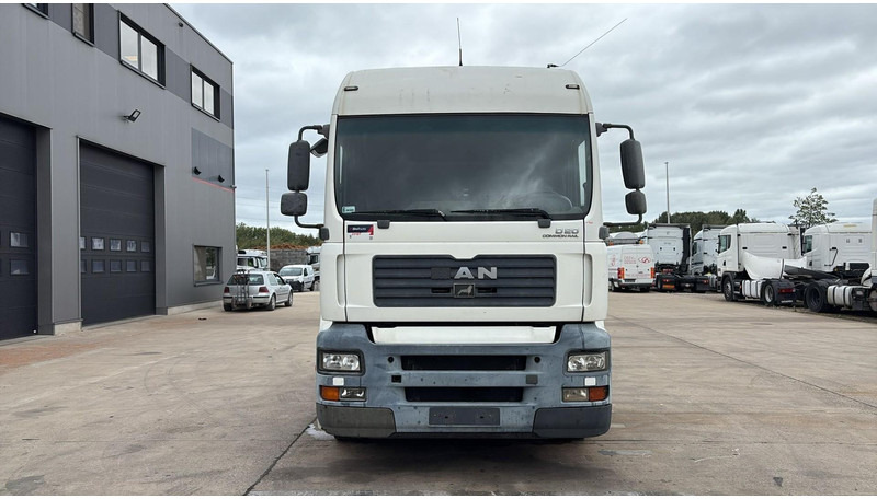 MAN TGA 18.430 (PTO / POMPE HYDRAULIQUE / MANUAL GEARBOX / BOITE MANUELLE / HYDRAULIC PUMP) - Trekker: afbeelding 4 MAN TGA 18.430 (PTO / POMPE HYDRAULIQUE / MANUAL GEARBOX / BOITE MANUELLE / HYDRAULIC PUMP) - Trekker: afbeelding 4