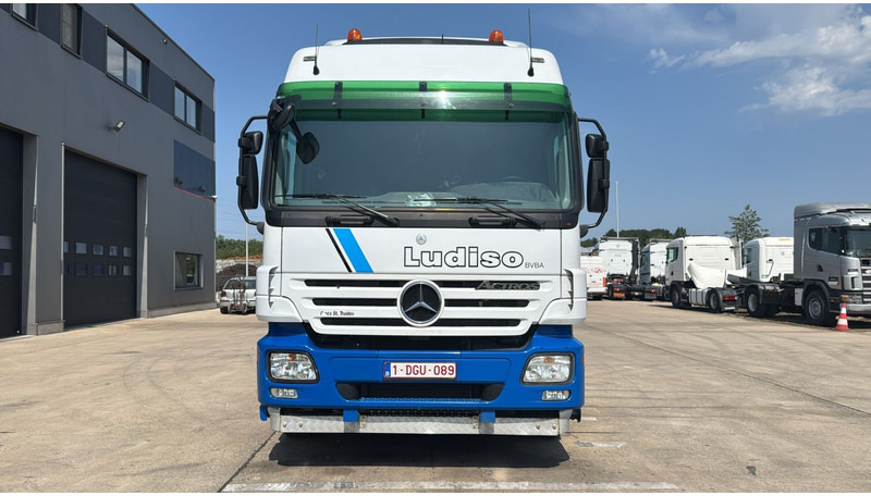 Mercedes-Benz Actros 1944 (BELGIAN TRUCK / 278.000 KM !!!!! / PERFECT CONDITION / MP2 / EURO 5) - Trekker: afbeelding 4 Mercedes-Benz Actros 1944 (BELGIAN TRUCK / 278.000 KM !!!!! / PERFECT CONDITION / MP2 / EURO 5) - Trekker: afbeelding 4