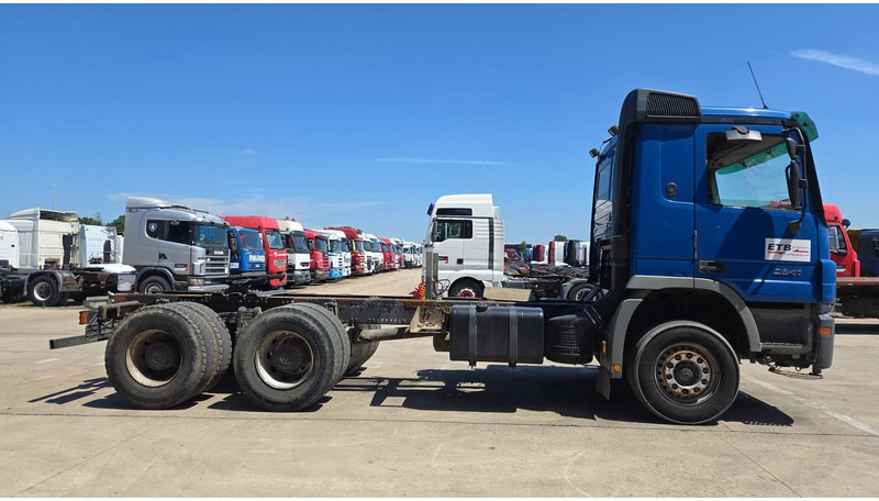 Mercedes-Benz Actros 2641 (LAMES / STEEL SUSP. / EPS / 3 PEDALES / GRAND PONT) - Trekker: afbeelding 3 Mercedes-Benz Actros 2641 (LAMES / STEEL SUSP. / EPS / 3 PEDALES / GRAND PONT) - Trekker: afbeelding 3