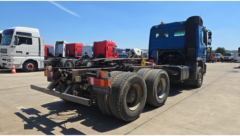 Mercedes-Benz Actros 2641 (LAMES / STEEL SUSP. / EPS / 3 PEDALES / GRAND PONT) - Trekker: afbeelding 4 Mercedes-Benz Actros 2641 (LAMES / STEEL SUSP. / EPS / 3 PEDALES / GRAND PONT) - Trekker: afbeelding 4
