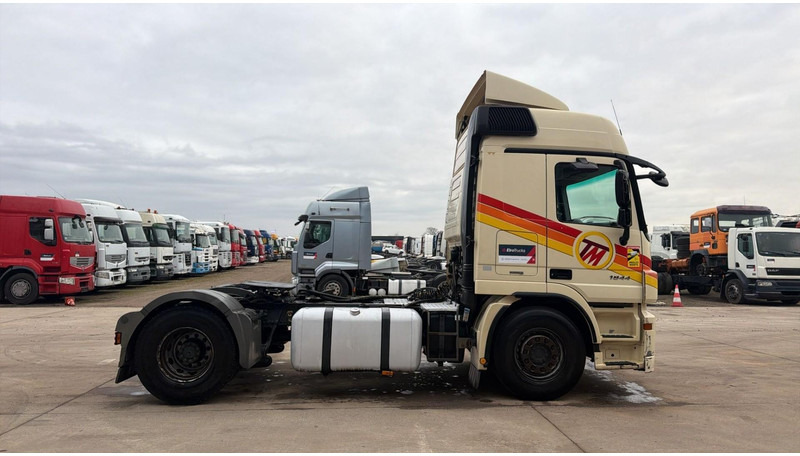 Mercedes-Benz actros 1844 (MP3 / CAMION FRANCAIS / PARFAIT ETAT / PTO / FRENCH TRUCK) - Trekker: afbeelding 3 Mercedes-Benz actros 1844 (MP3 / CAMION FRANCAIS / PARFAIT ETAT / PTO / FRENCH TRUCK) - Trekker: afbeelding 3