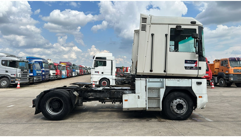 Renault Magnum AE 420 (2 CULLASE / MANUAL PUMP / POMPE MANUELLE / GRAND PONT / BIG AXLE) - Trekker: afbeelding 3 Renault Magnum AE 420 (2 CULLASE / MANUAL PUMP / POMPE MANUELLE / GRAND PONT / BIG AXLE) - Trekker: afbeelding 3