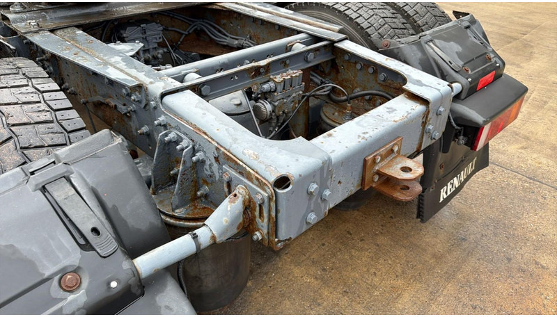 Renault Premium 370 (BOITE MANUELLE / PARFAIT ETAT / MANUAL GEARBOX) - Trekker: afbeelding 4 Renault Premium 370 (BOITE MANUELLE / PARFAIT ETAT / MANUAL GEARBOX) - Trekker: afbeelding 4