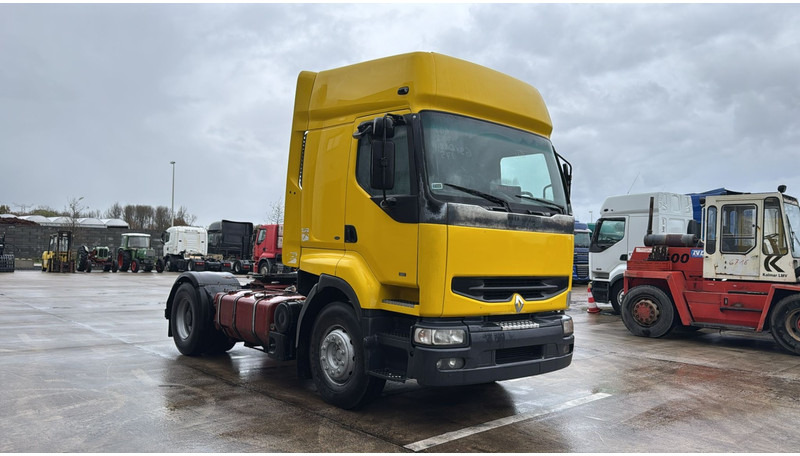 Renault Premium 400 (GRAND PONT / POMPE MANUELLE / PARFAIT) - Trekker: afbeelding 2 Renault Premium 400 (GRAND PONT / POMPE MANUELLE / PARFAIT) - Trekker: afbeelding 2