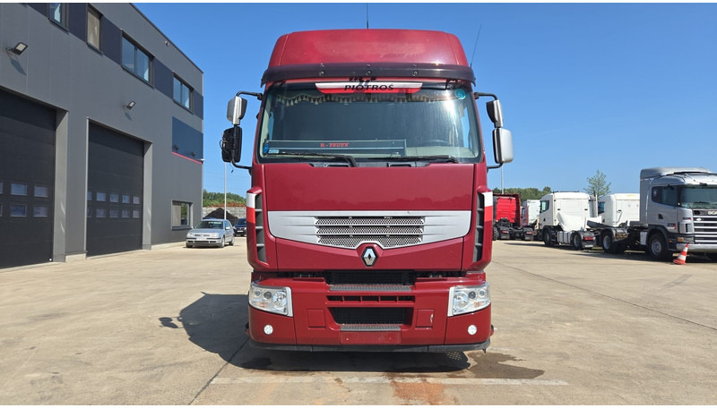 Renault Premium 450 (BOITE MANUELLE / MANUAL GEARBOX / AIRCO) - Trekker: afbeelding 2 Renault Premium 450 (BOITE MANUELLE / MANUAL GEARBOX / AIRCO) - Trekker: afbeelding 2