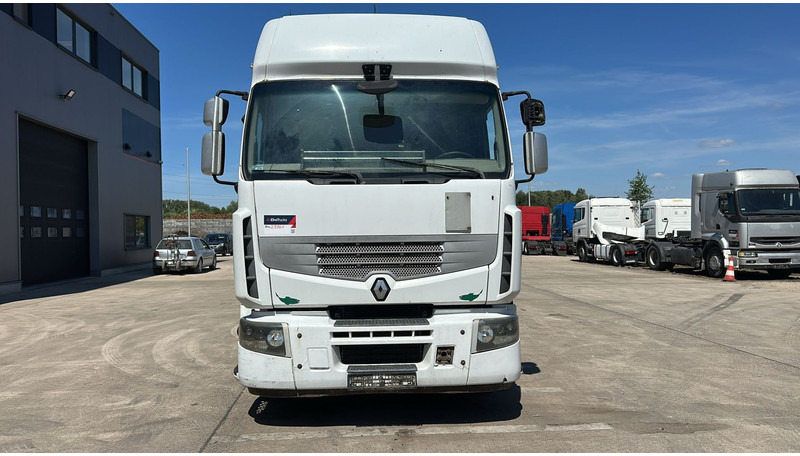 Renault Premium 450 DXI (BOITE MANUELLE / MANUAL GEARBOX / PARFAIT ETAT) - Trekker: afbeelding 2 Renault Premium 450 DXI (BOITE MANUELLE / MANUAL GEARBOX / PARFAIT ETAT) - Trekker: afbeelding 2